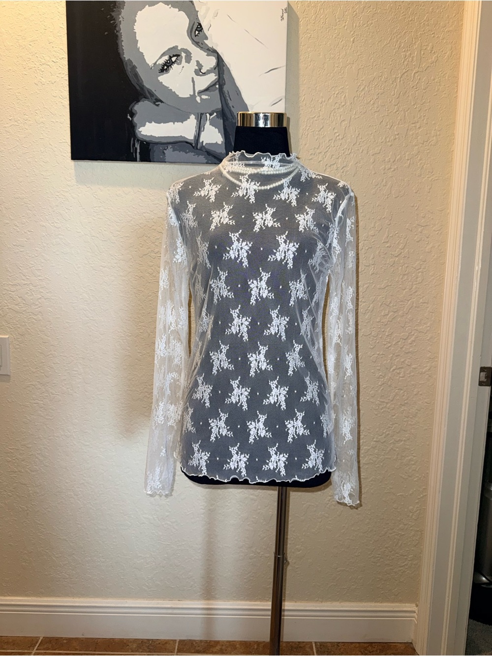 ZENANA LACE LAYERING TOP - NWOT - Size Large 🤍